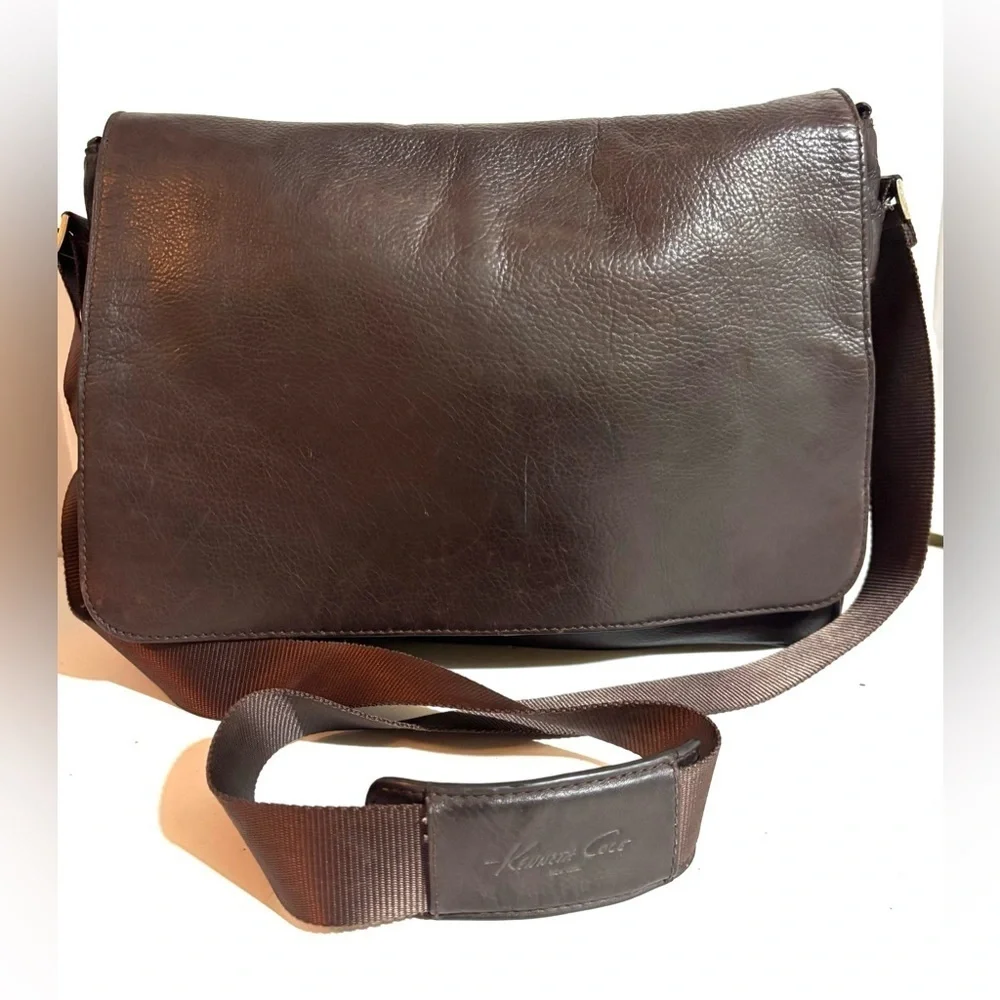 Kenneth Cole unisex Dark Brown distressed Leather Messenger work Travel Bag